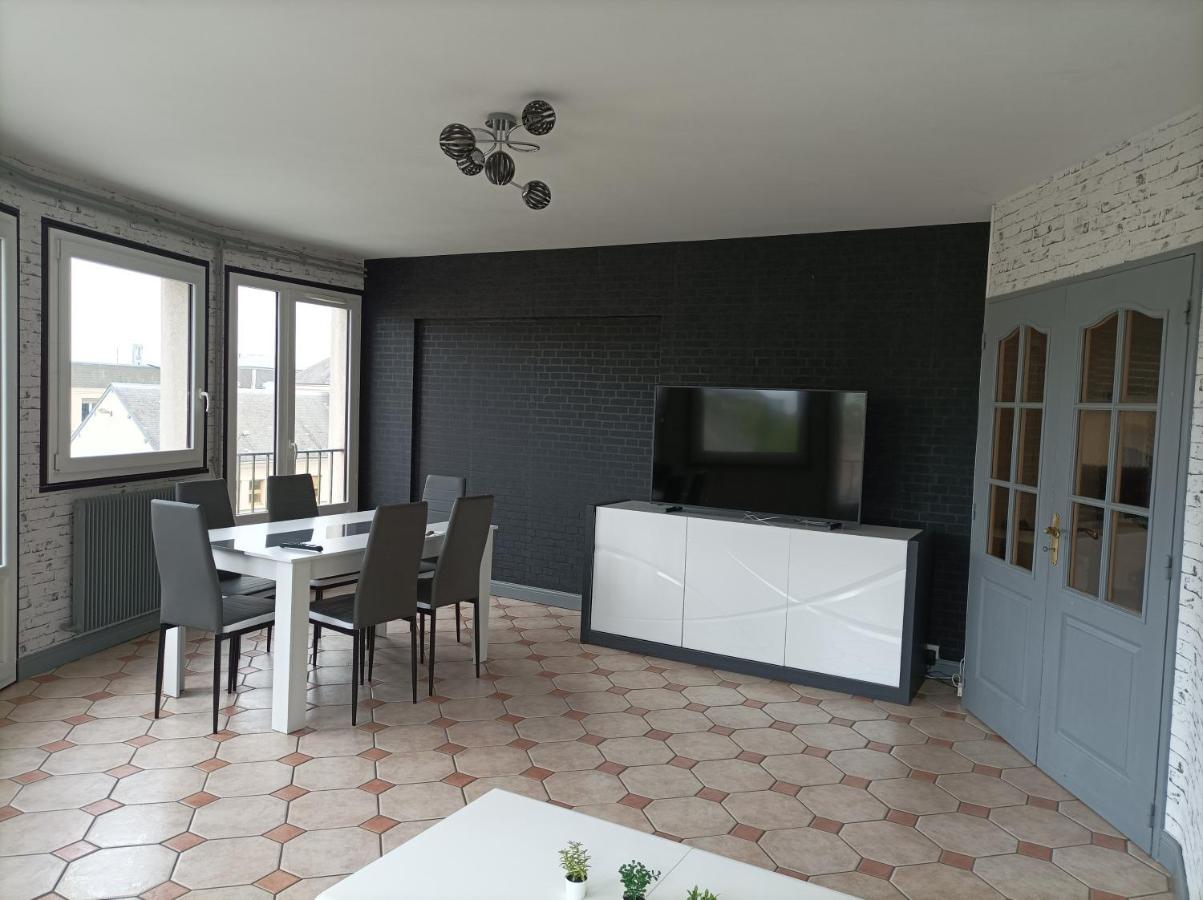 Joli Appartement Type 5 En Centre Ville Châteauroux Kültér fotó