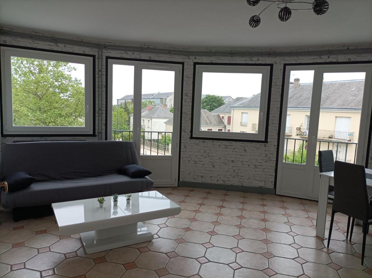 Joli Appartement Type 5 En Centre Ville Châteauroux Kültér fotó