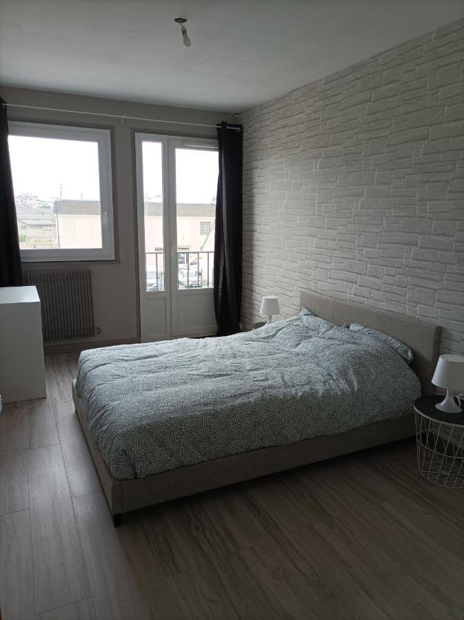 Joli Appartement Type 5 En Centre Ville Châteauroux Kültér fotó